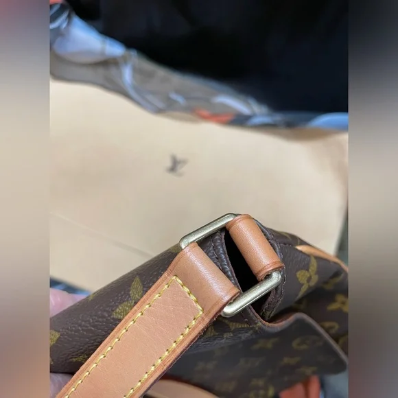 LOUIS VUITTON Monogram
Musette Salsa Shoulder Bag - Picture 11 of 12